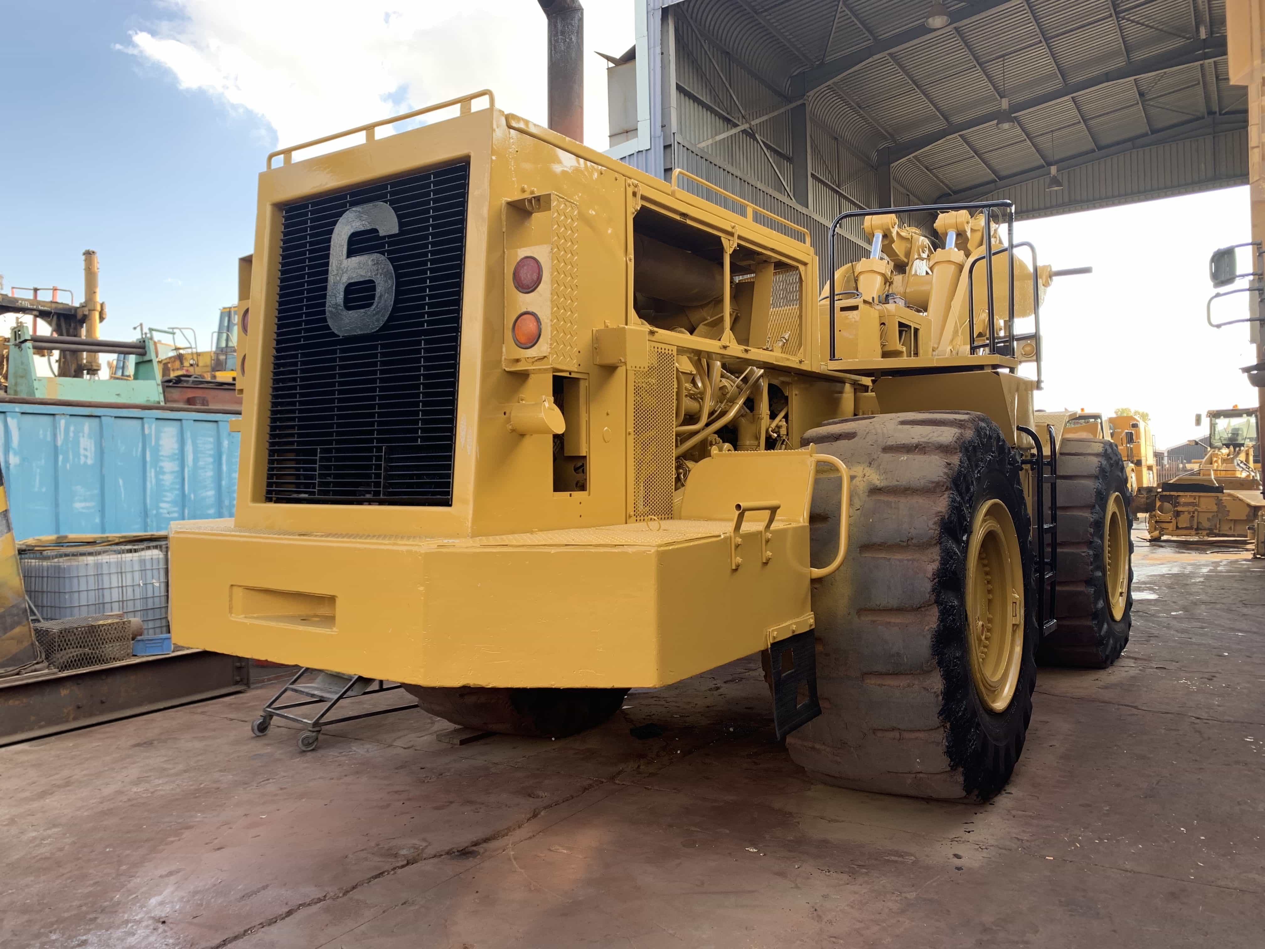 CAT 988B